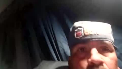 Snapshot of headshop_ chatting on March 11, 7:04 am Cloudznpointzsex online show from March 11, 7:04 am