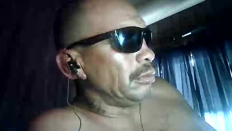 Snapshot of headshop_ chatting on May 27, 9:45 pm Cloudznpointzsex online show from May 27, 9:45 pm