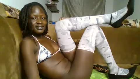 Snapshot of heart_star chatting on February 9, 1:22 am heart_star online show from February 9, 1:22 am