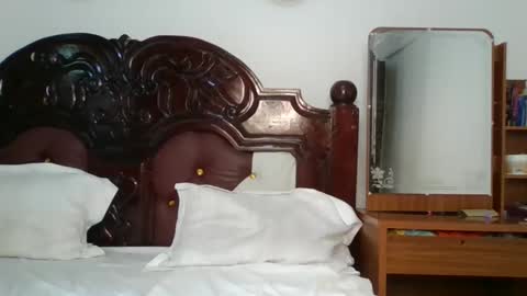 Snapshot of heart_star chatting on September 18, 10:06 am heart_star online show from September 18, 10:06 am