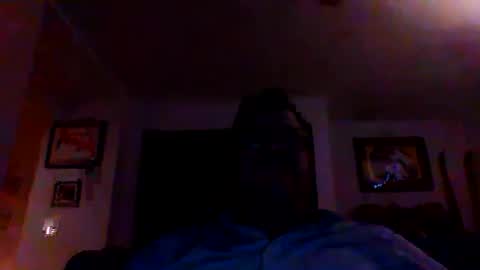 Snapshot of heartofadog604 chatting on December 3, 4:03 am MT online show from December 3, 4:03 am