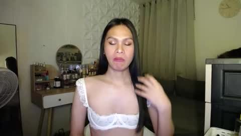 Snapshot of heather_bbyy chatting on February 3, 7:19 pm heather_bbyy online show from February 3, 7:19 pm
