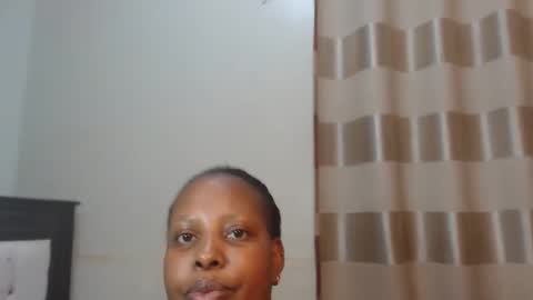Snapshot of heatherjee chatting on October 31, 3:40 am Heather online show from October 31, 3:40 am