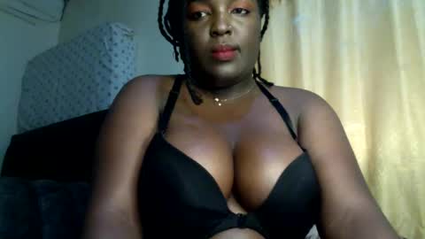 Snapshot of heaven_122 chatting on October 27, 7:45 am Angel  online show from October 27, 7:45 am