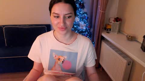 Snapshot of heaven_chloe chatting on January 30, 11:13 pm Heaven girl online show from January 30, 11:13 pm