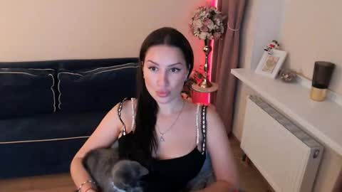 Snapshot of heaven_chloe chatting on September 30, 4:34 pm Heaven girl online show from September 30, 4:34 pm