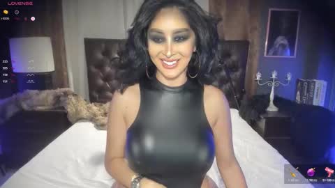 Snapshot of heavenisonearth_ chatting on February 18, 11:39 am Tawan online show from February 18, 11:39 am