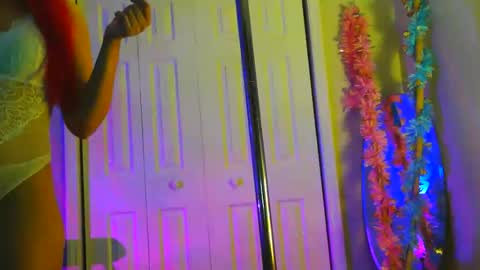 Heavenllyy online show from May 30, 2:52 am