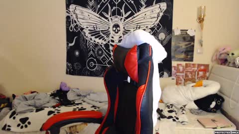 Snapshot of heavenlycreature chatting on February 26, 12:38 am Diana online show from February 26, 12:38 am