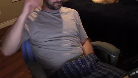 Snapshot of heavilyhung chatting on July 5, 3:34 am John online show from July 5, 3:34 am