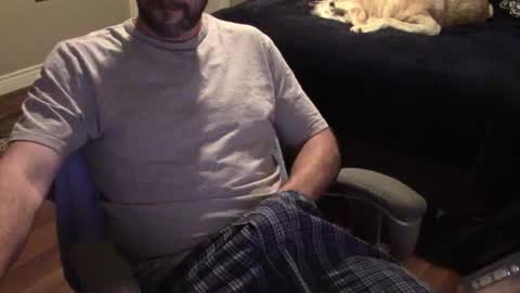 Snapshot of heavilyhung chatting on July 7, 6:47 am John online show from July 7, 6:47 am