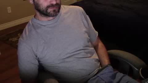 Snapshot of heavilyhung chatting on July 17, 5:25 am John online show from July 17, 5:25 am