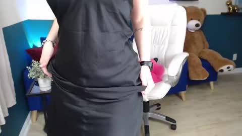 hebelongs2her online show from November 6, 8:43 pm