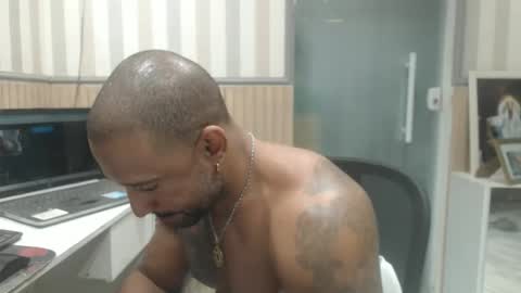 hebertgomes online show from October 28, 9:50 pm