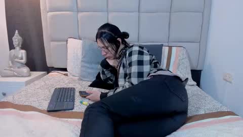 Keira Hecate online show from February 9, 7:30 pm