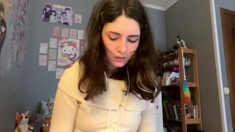 Snapshot of hedwiggrossberg chatting on December 4, 11:08 am Sarah online show from December 4, 11:08 am