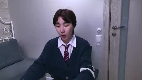 HEEJIN online show from March 23, 8:02 pm