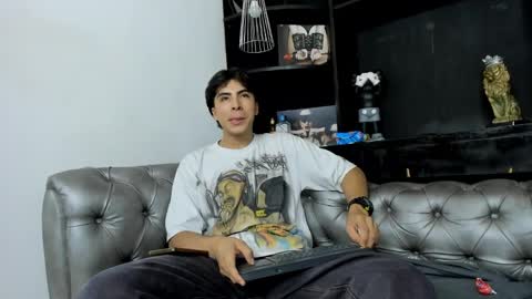 heellboy_ online show from November 10, 8:08 pm