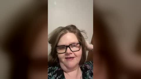 heidimackey2 online show from August 7, 2:02 am
