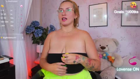 ANTARA REY online show from December 18, 1:45 pm