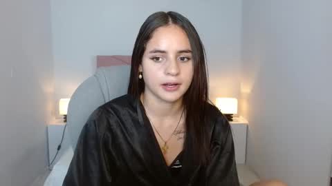 Snapshot of heidy_hoiss chatting on December 20, 11:47 pm Heidy online show from December 20, 11:47 pm