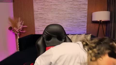 Heidy online show from November 4, 3:16 am