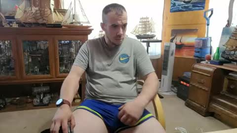 Snapshot of heisherrmann chatting on April 20, 6:20 pm xxScubaStevexx online show from April 20, 6:20 pm
