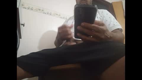 Snapshot of heistt chatting on December 31, 4:49 am Heist Stein online show from December 31, 4:49 am