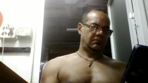Snapshot of heistt chatting on June 17, 10:43 pm Heist Stein online show from June 17, 10:43 pm