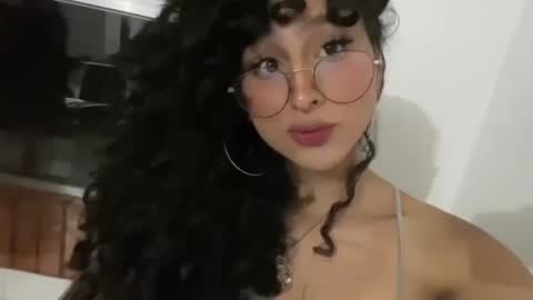 Heka Prudence online show from December 22, 4:28 am