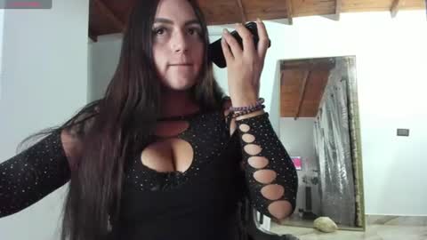 Hela   Independent model online show from August 10, 2:15 am