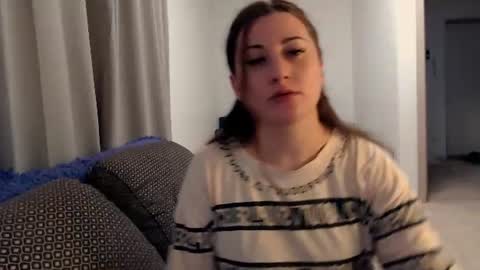 helen_adams_ online show from June 17, 5:10 am
