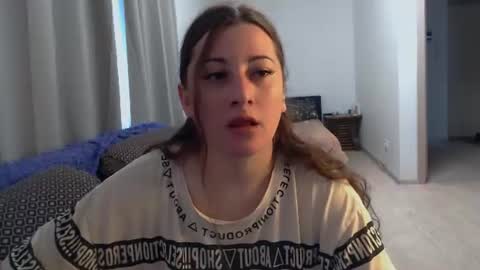 helen_adams_ online show from June 26, 5:45 am