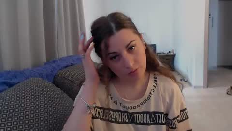 helen_adams_ online show from June 27, 6:51 am