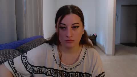 helen_adams_ online show from July 29, 7:28 am