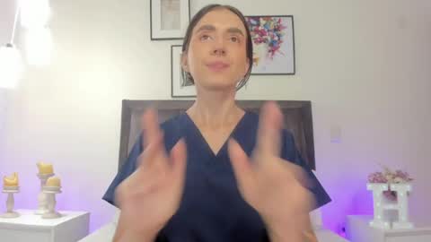 Snapshot of helen_mooree chatting on June 5, 12:55 pm Helen online show from June 5, 12:55 pm
