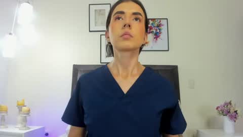 Snapshot of helen_mooree chatting on June 17, 12:50 pm Helen online show from June 17, 12:50 pm