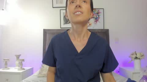 Snapshot of helen_mooree chatting on July 9, 1:59 pm Helen online show from July 9, 1:59 pm