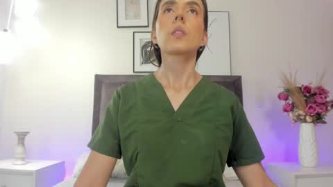 Snapshot of helen_mooree chatting on July 15, 12:54 pm Helen online show from July 15, 12:54 pm