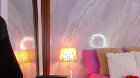 Helena Santos  online show from February 20, 11:43 am