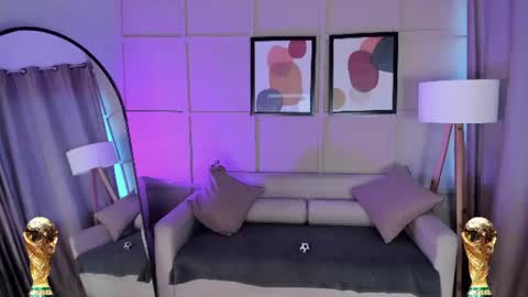 Snapshot of helenaduque_ chatting on June 11, 11:30 am Helena online show from June 11, 11:30 am