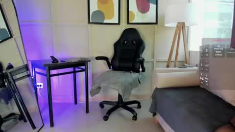 Snapshot of helenaduque_ chatting on July 14, 12:11 pm Helena online show from July 14, 12:11 pm