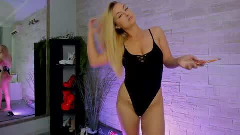 Helen online show from May 24, 4:50 am