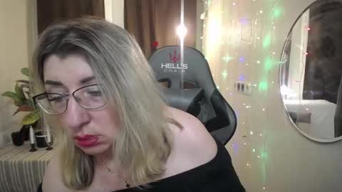 helenenigma online show from January 25, 2:15 am