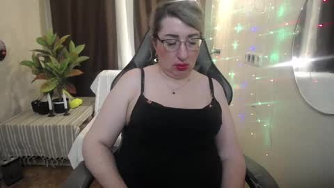 helenenigma online show from February 1, 1:44 am