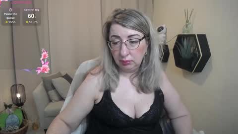 helenenigma online show from March 26, 7:52 pm