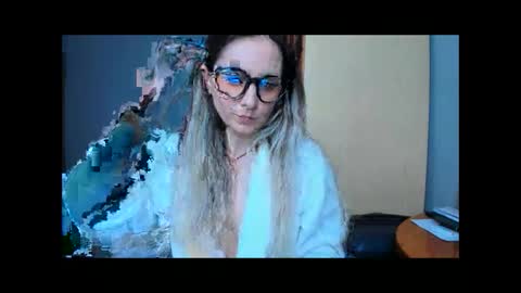 Snapshot of helenkaforyou chatting on April 2, 2:47 pm Helena online show from April 2, 2:47 pm