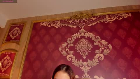 Helen or Hells online show from December 18, 1:17 pm