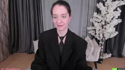 Helen online show from March 12, 12:15 pm