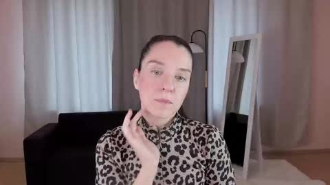 Helen online show from September 14, 2:33 am